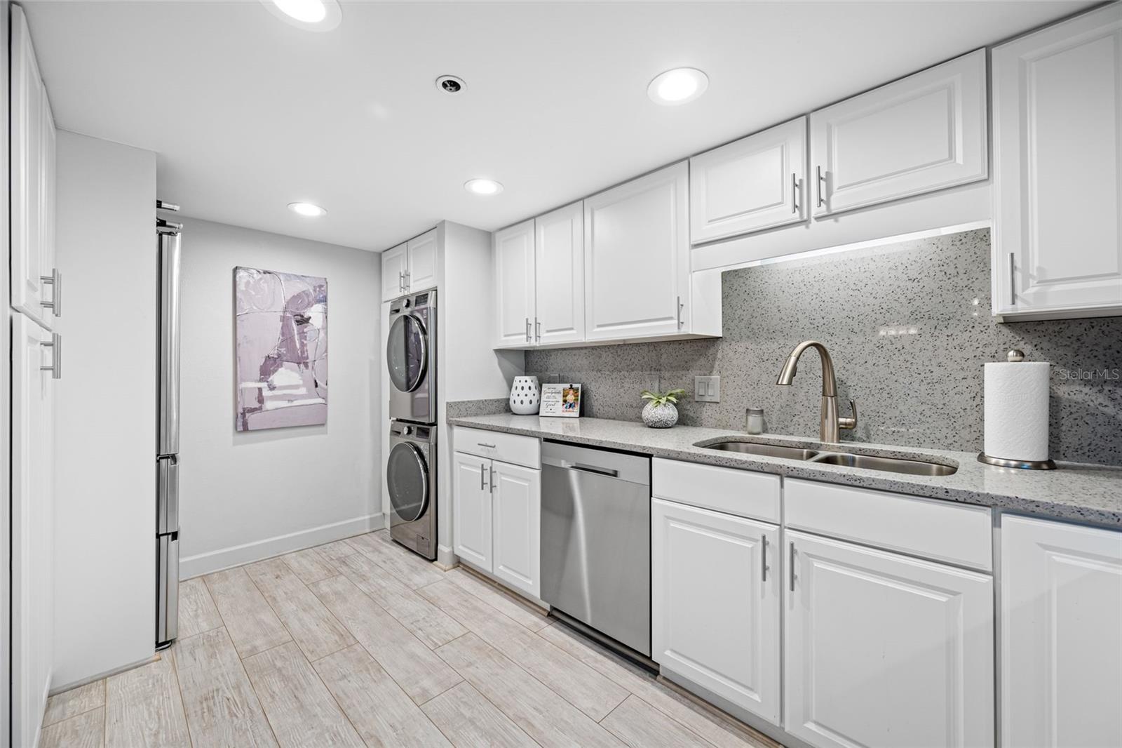 KEY CAPRI CONDO - Residential