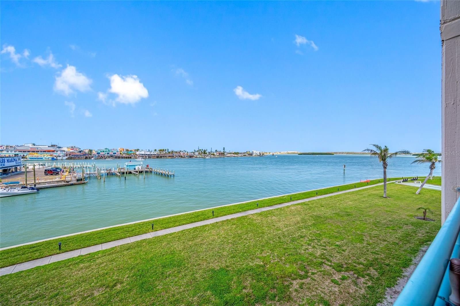 KEY CAPRI CONDO - Residential