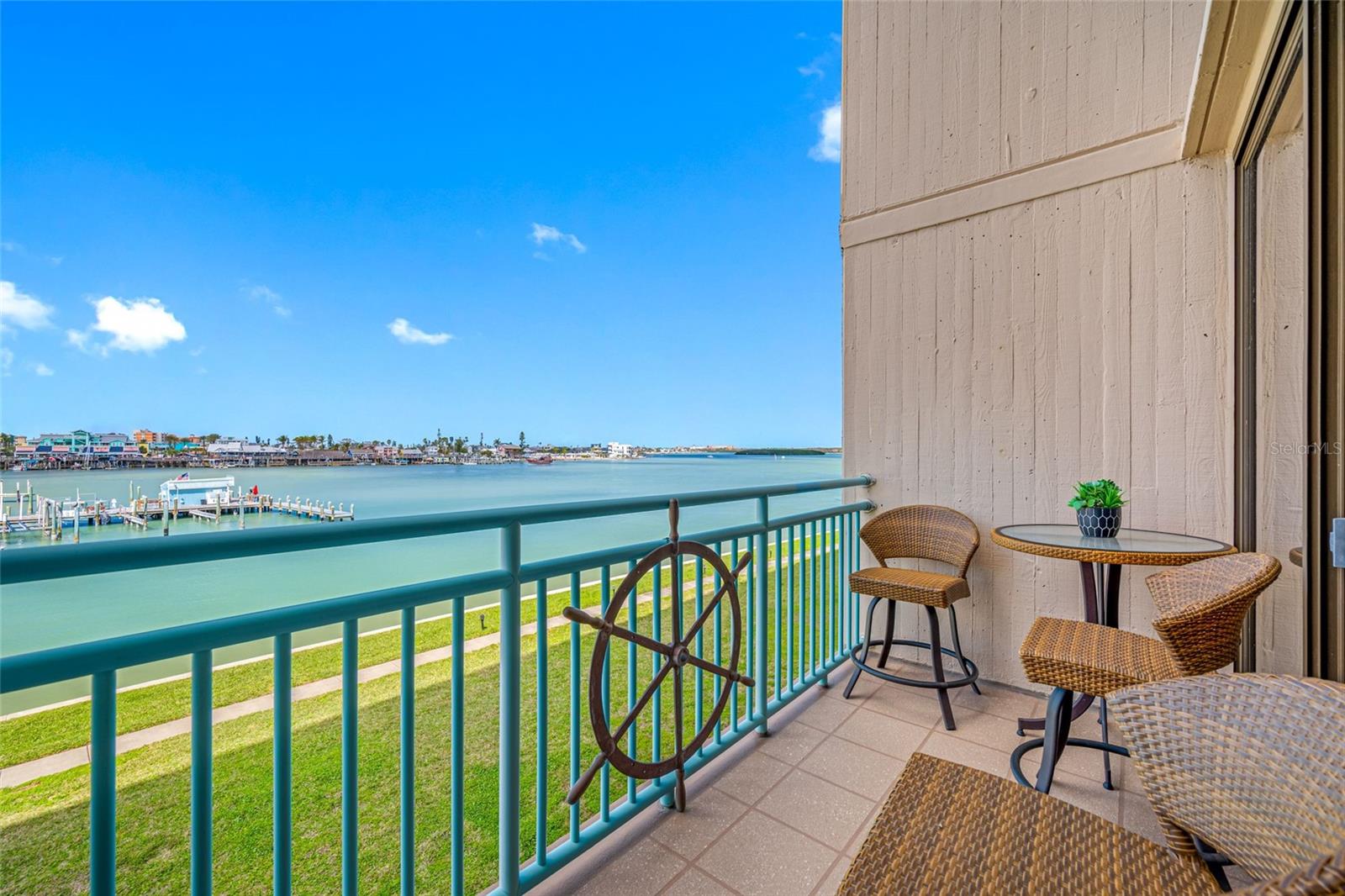KEY CAPRI CONDO - Residential