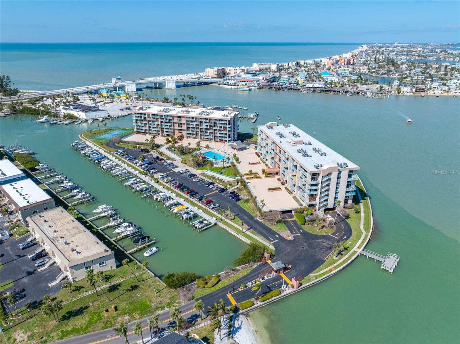 KEY CAPRI CONDO - Residential