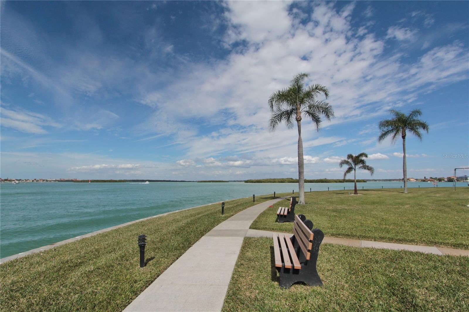KEY CAPRI CONDO - Residential