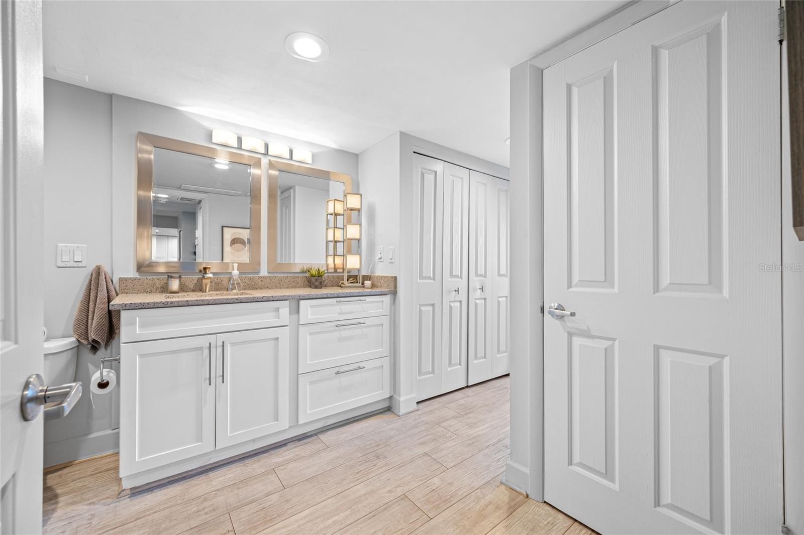 KEY CAPRI CONDO - Residential
