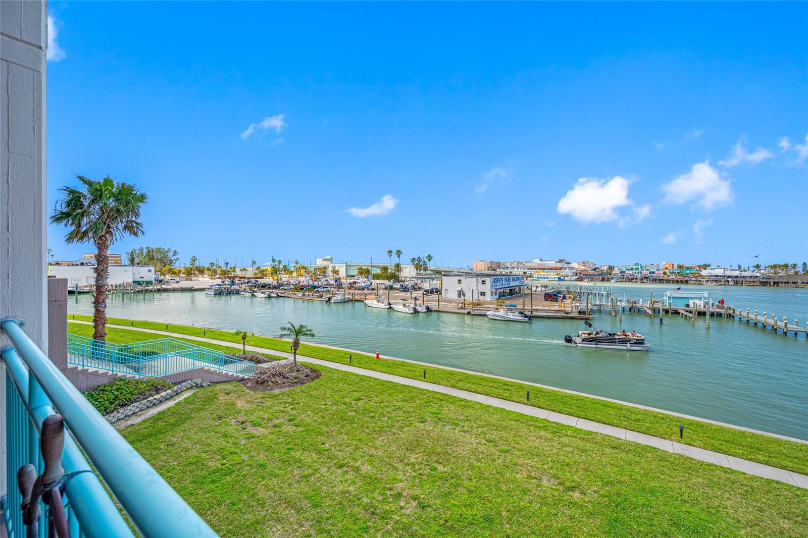 KEY CAPRI CONDO - Residential