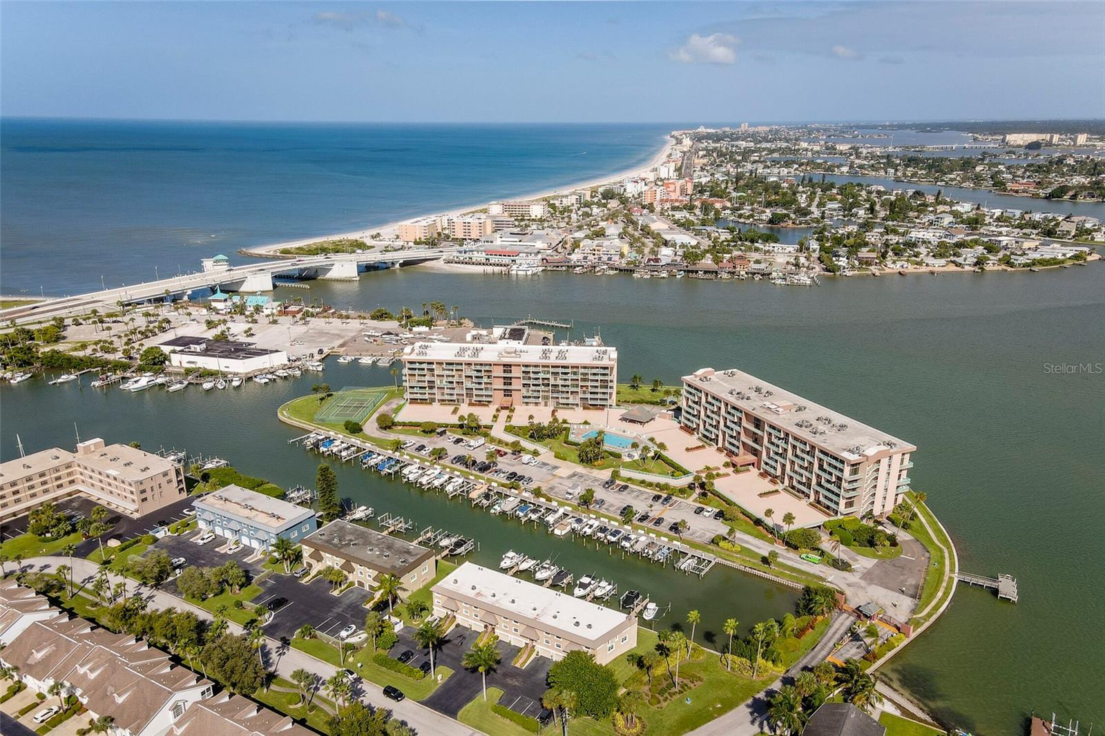 KEY CAPRI CONDO - Residential