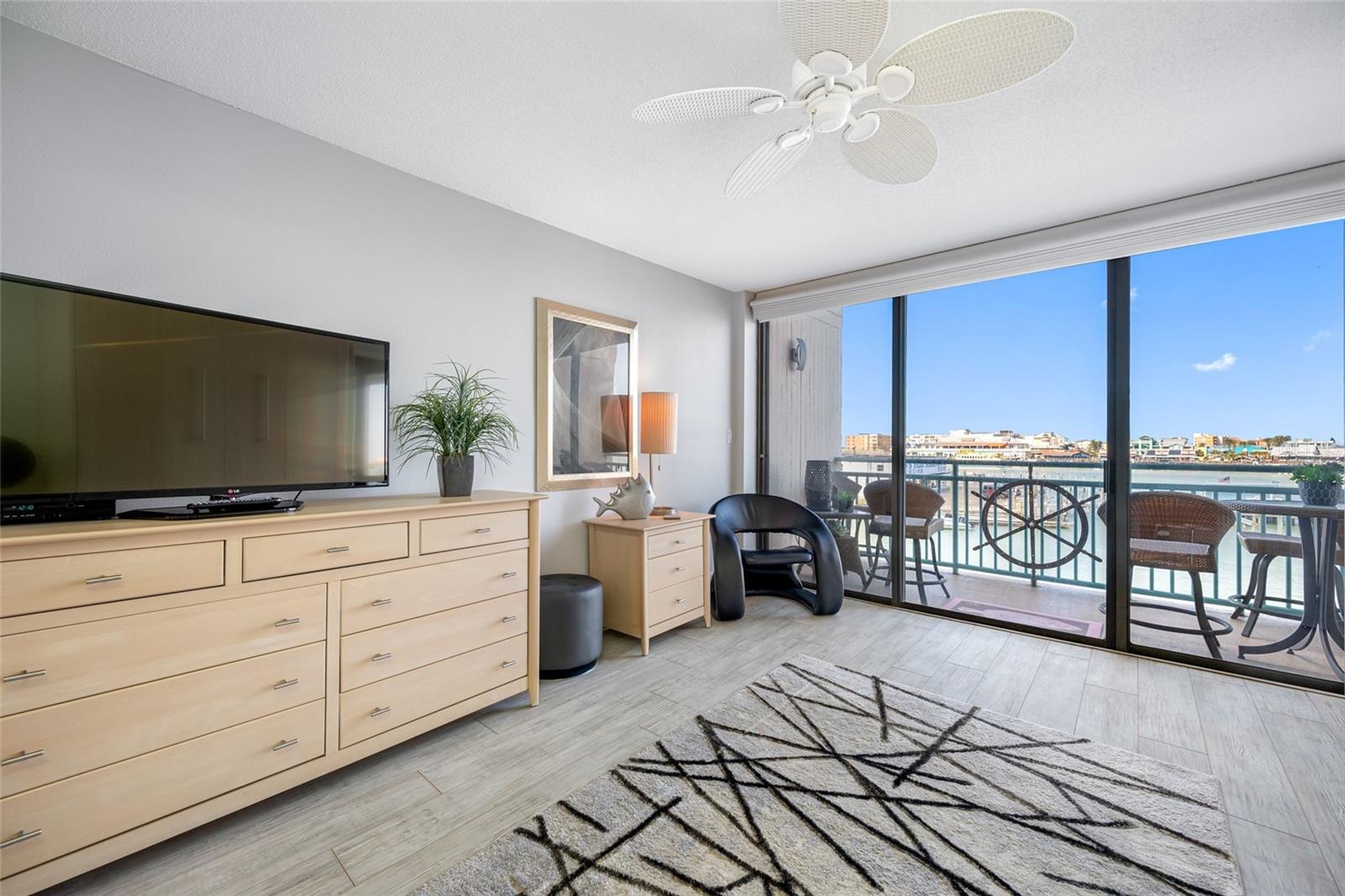 KEY CAPRI CONDO - Residential