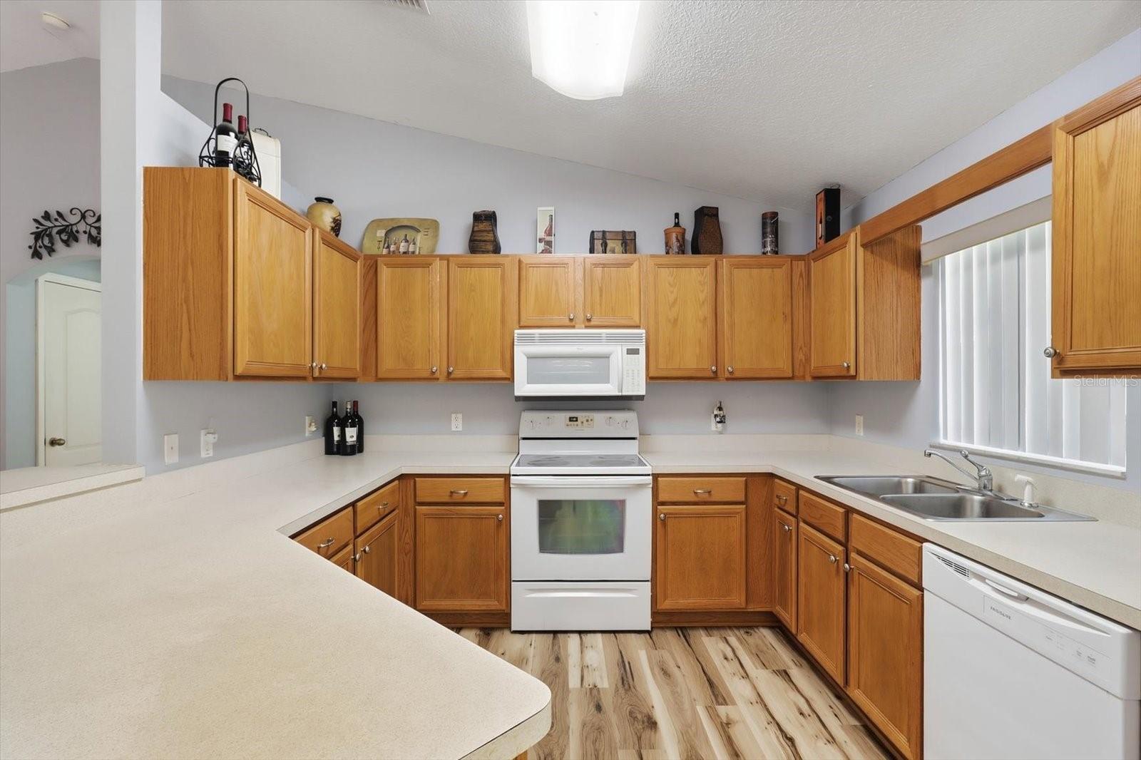 1123 CORNELL TERRACE
