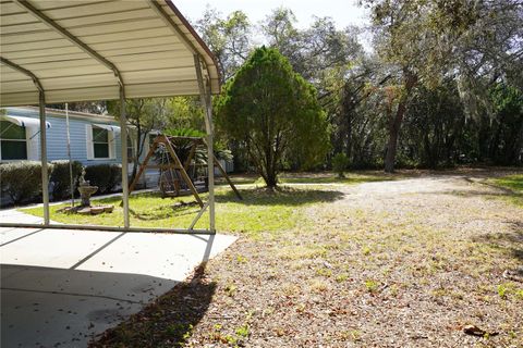 A home in LAKE WALES