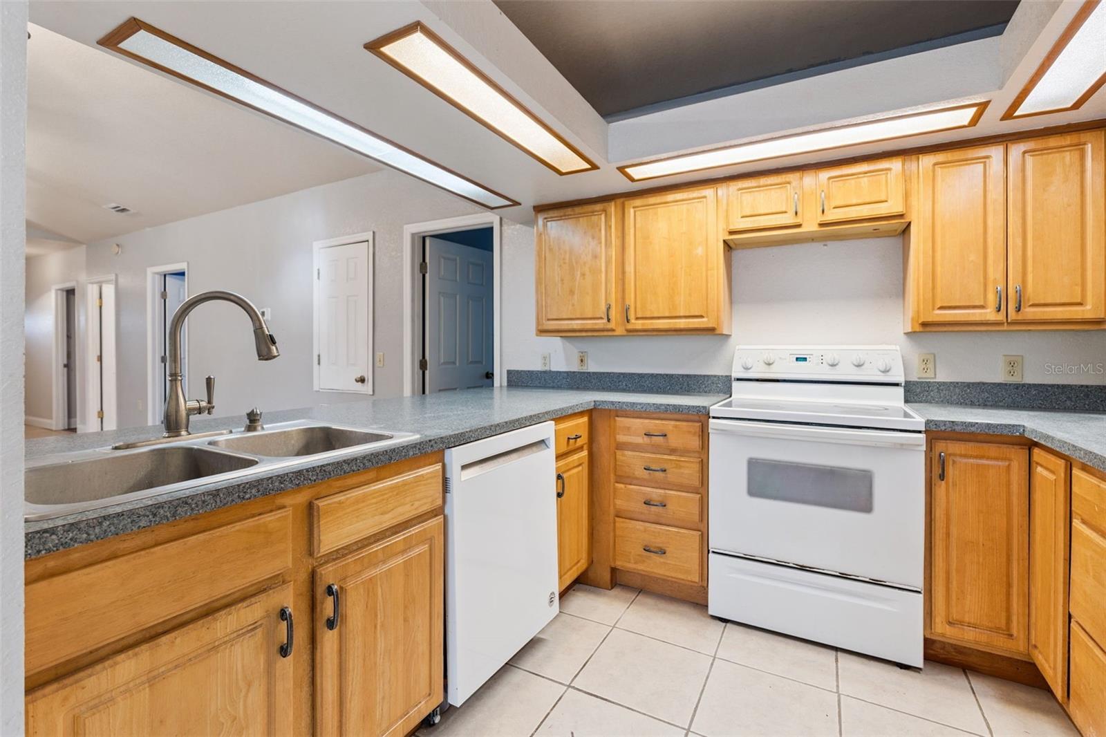 DIXIELAND REV - Residential