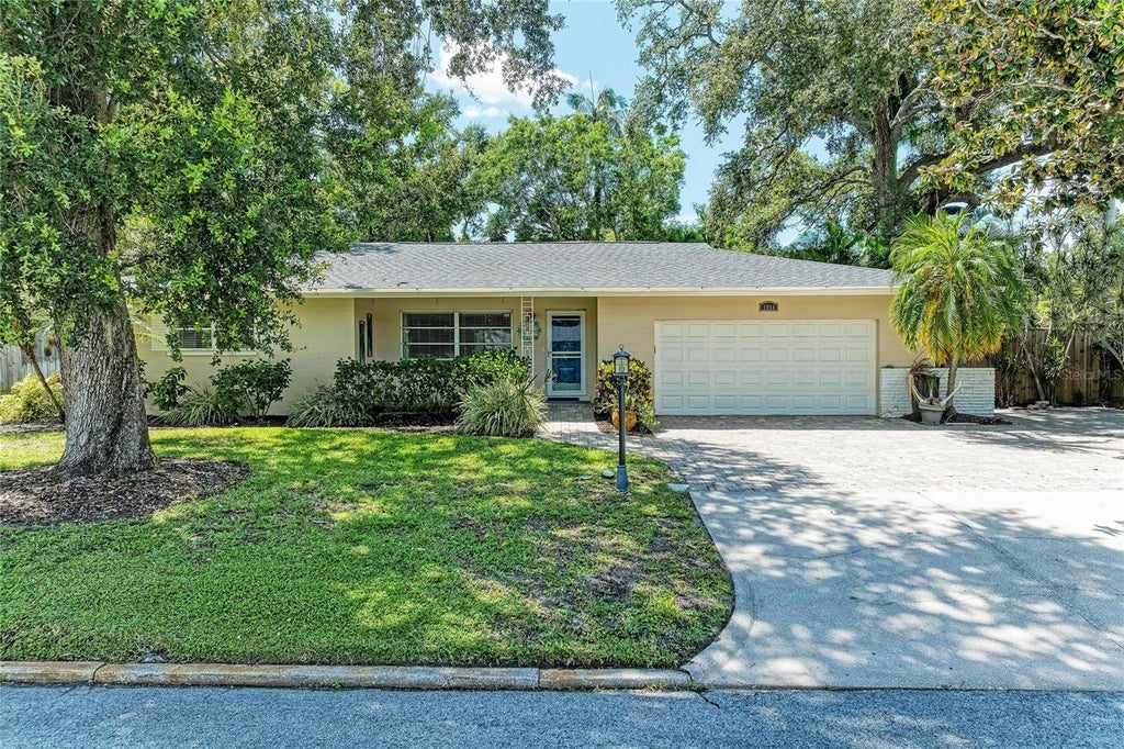 Photo of 1214 21st Street W, Bradenton, FL 34205 (MLS # A4703806)