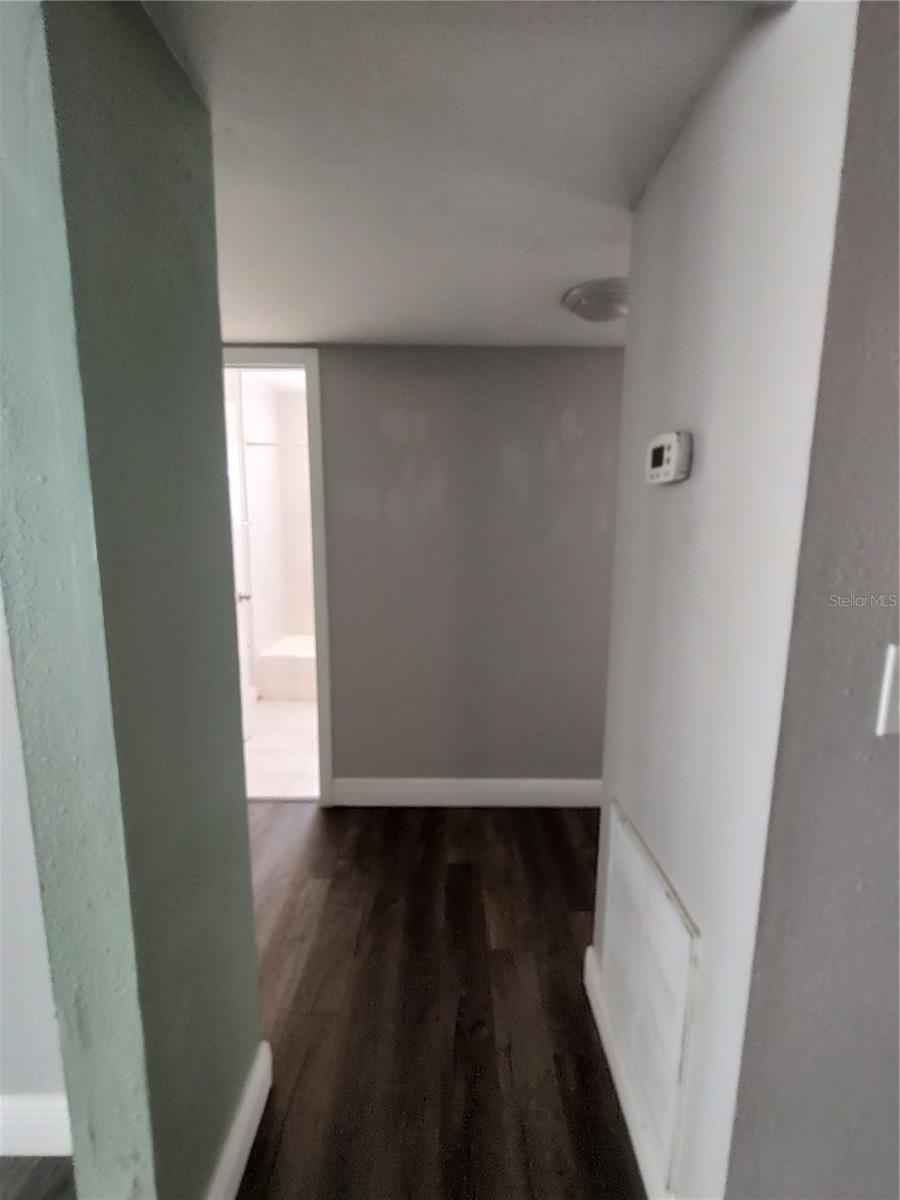 BOND LUMBER CO BLK 8 HOWRYS ADD DELAND - Residential Lease