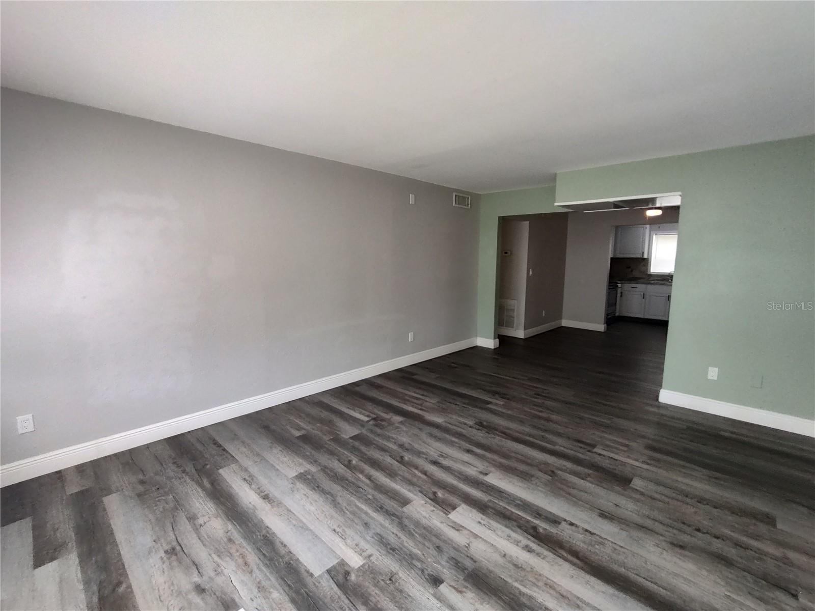 BOND LUMBER CO BLK 8 HOWRYS ADD DELAND - Residential Lease