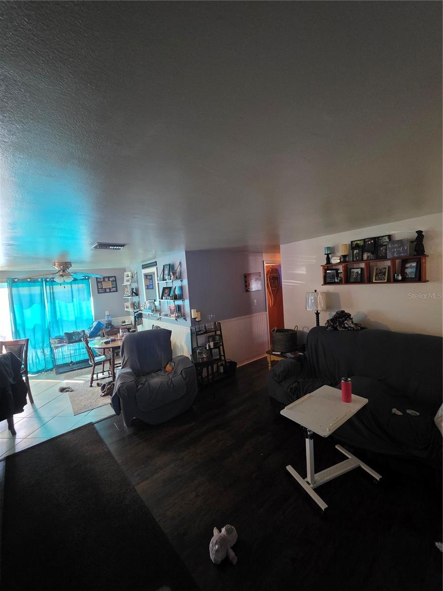 LAKESIDE GARDENS - Residential