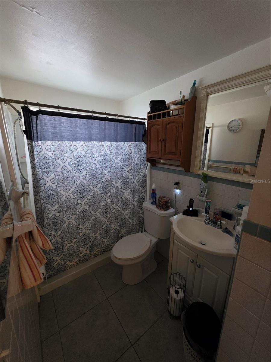 LAKESIDE GARDENS - Residential