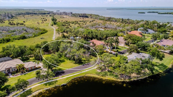 1846 AMBERWYND CIR W, PALMETTO, FL 34221 - Image 39e87f89a3c3fe0bc209a969e509e7ff/1517026707