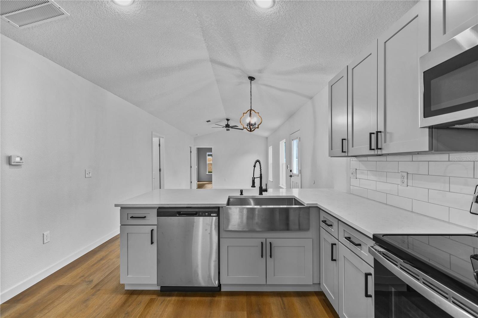 EUSTIS HOGANS SUB - Residential