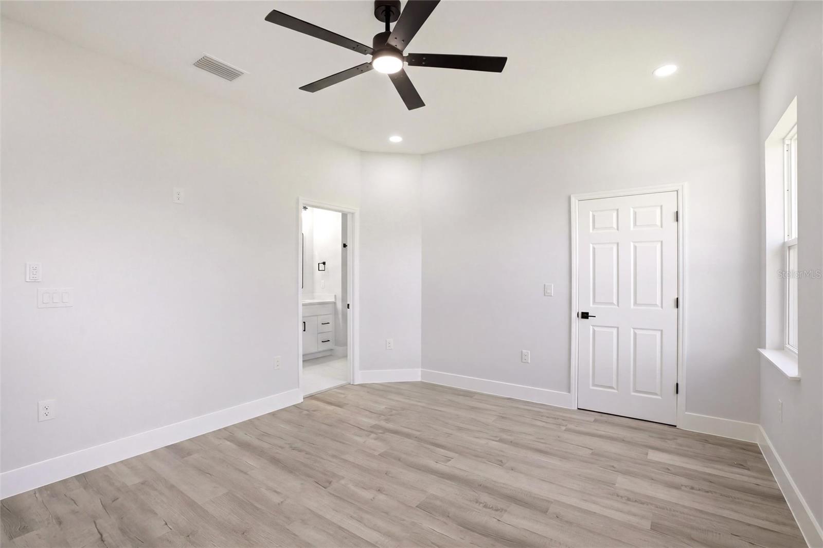 LEISURE LAKES SEC 03 - Residential