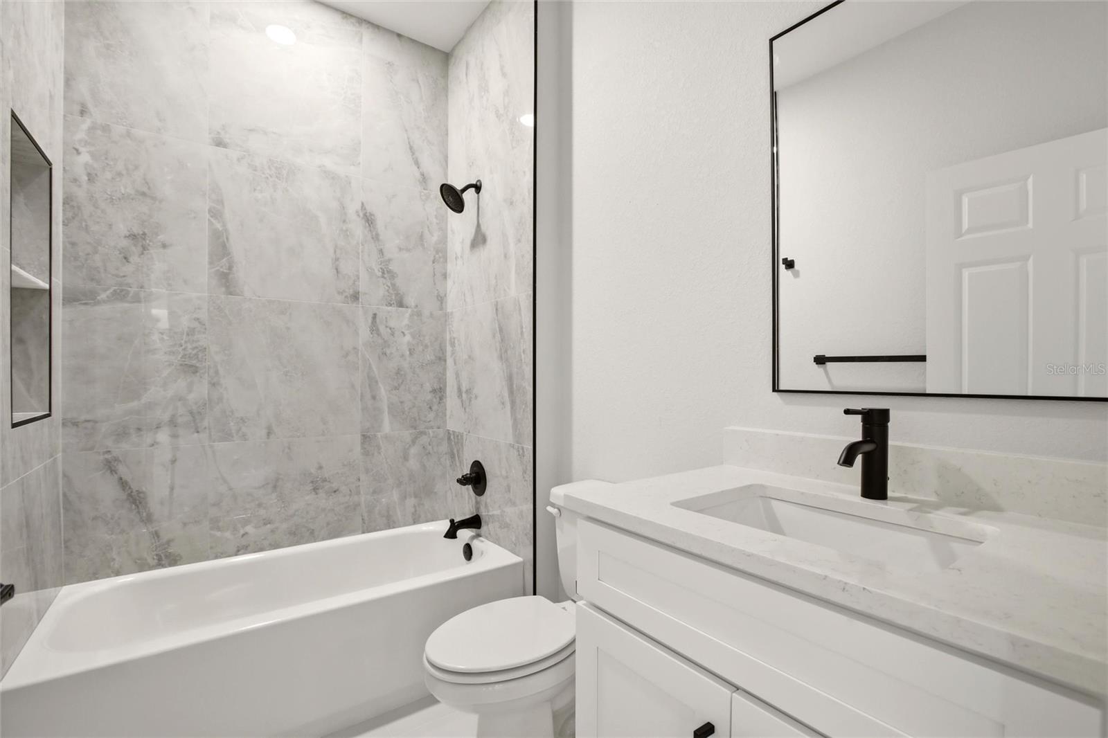 LEISURE LAKES SEC 03 - Residential
