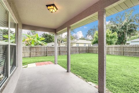 A home in DELAND