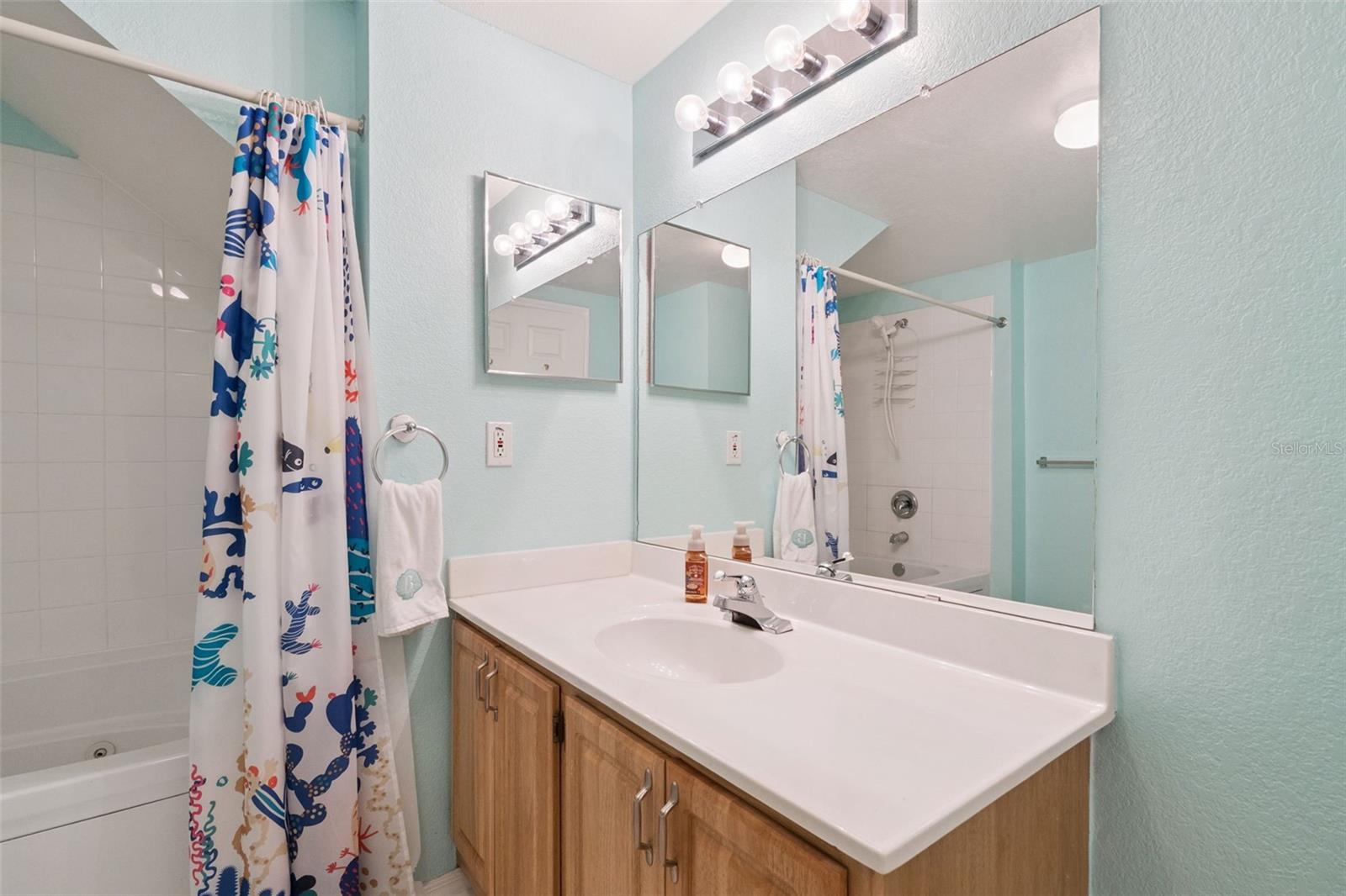 VENETIAN BAY VILLAGE CONDO PH 1 - Residential