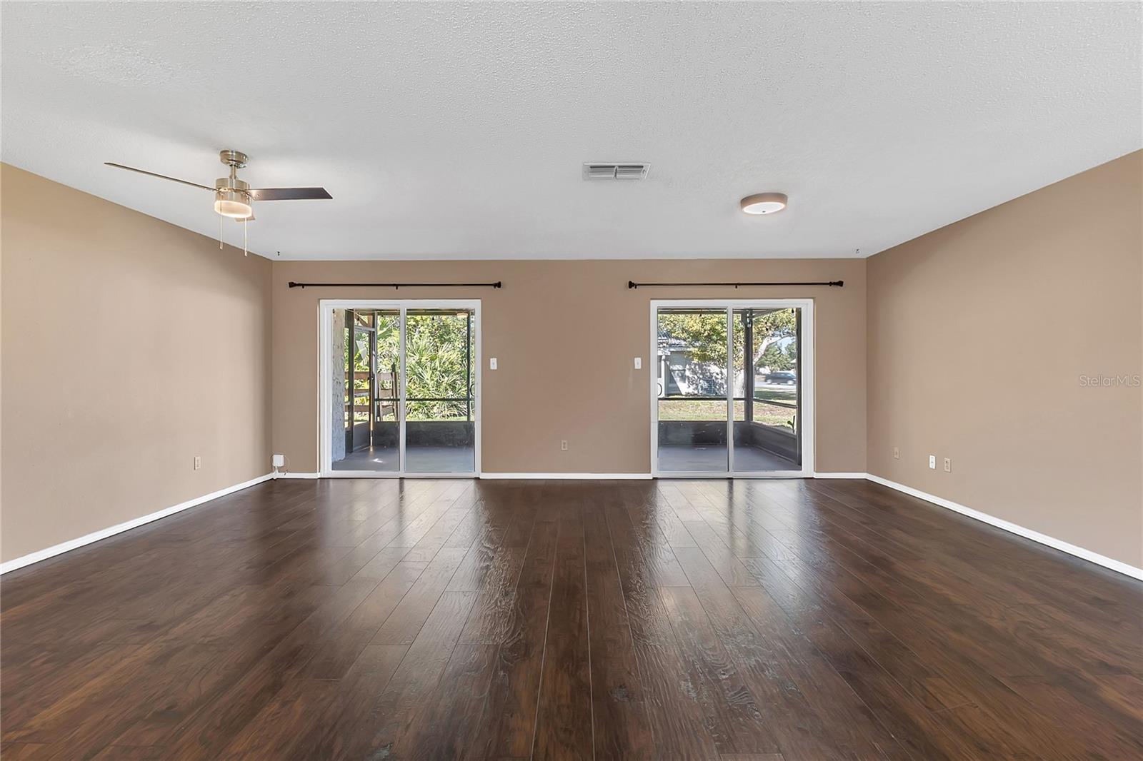 WINDMILL POINTE - Residential