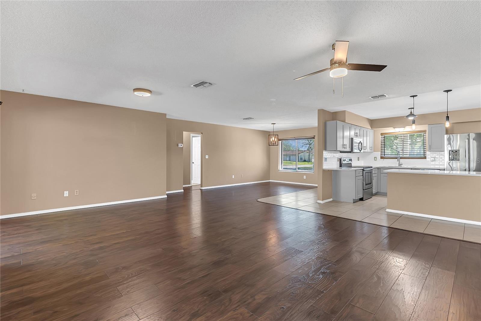 WINDMILL POINTE - Residential