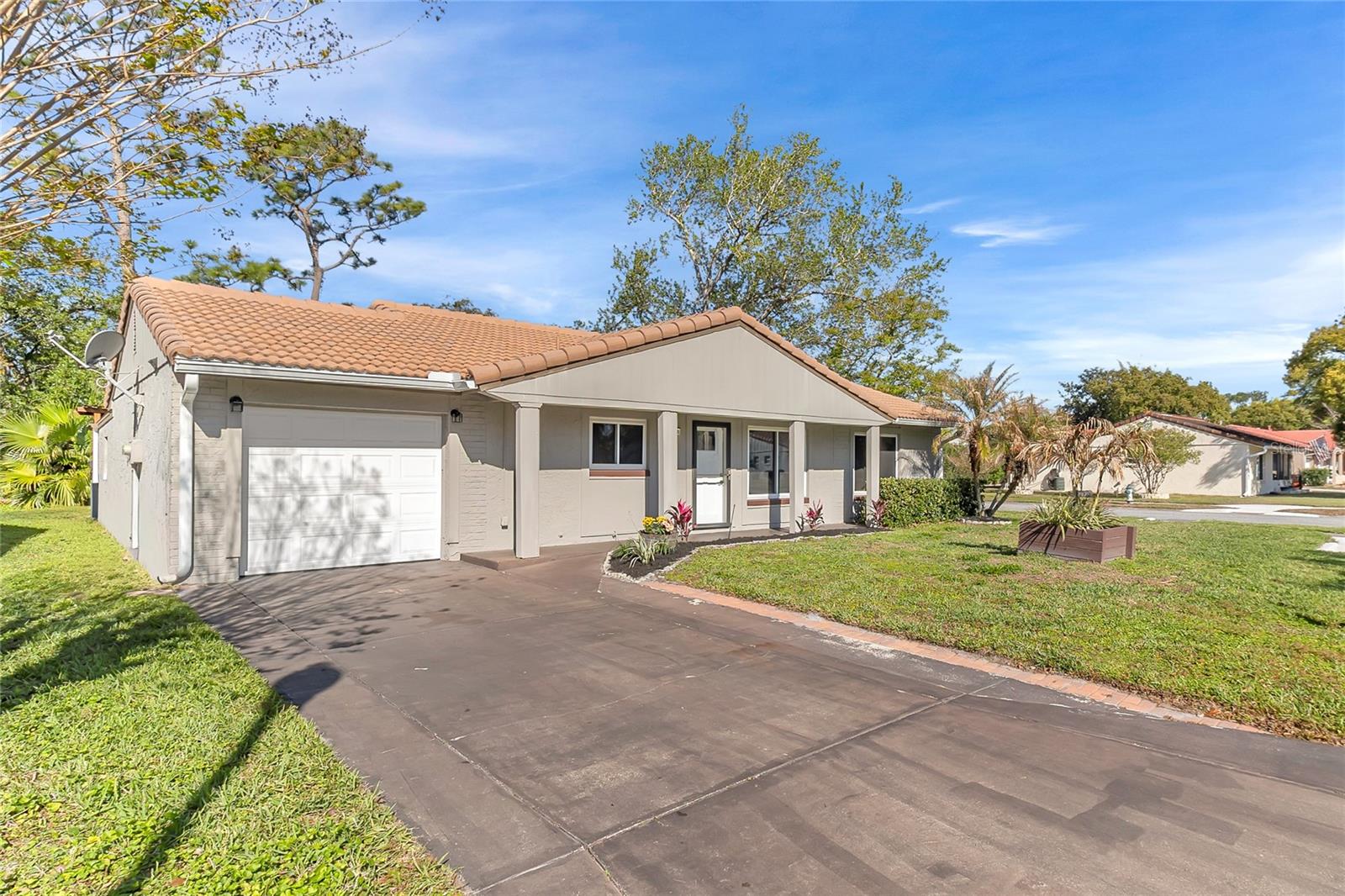 WINDMILL POINTE - Residential