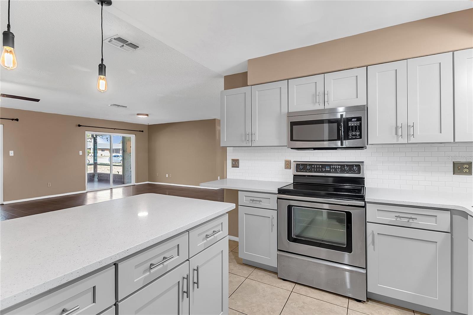 WINDMILL POINTE - Residential