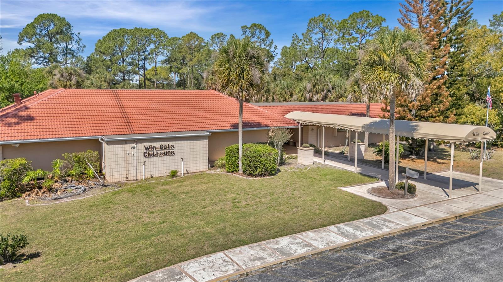 WINDMILL POINTE - Residential