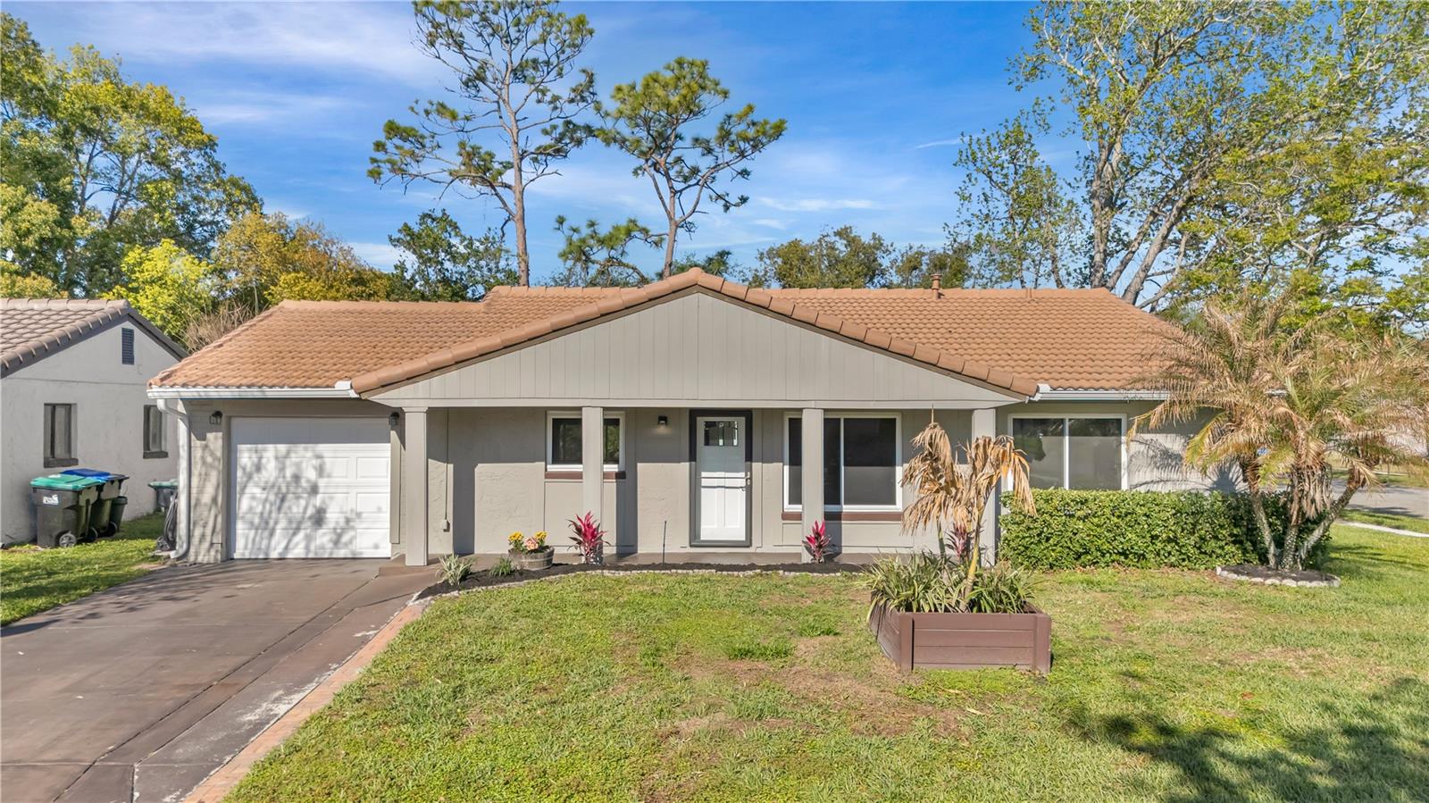 WINDMILL POINTE - Residential