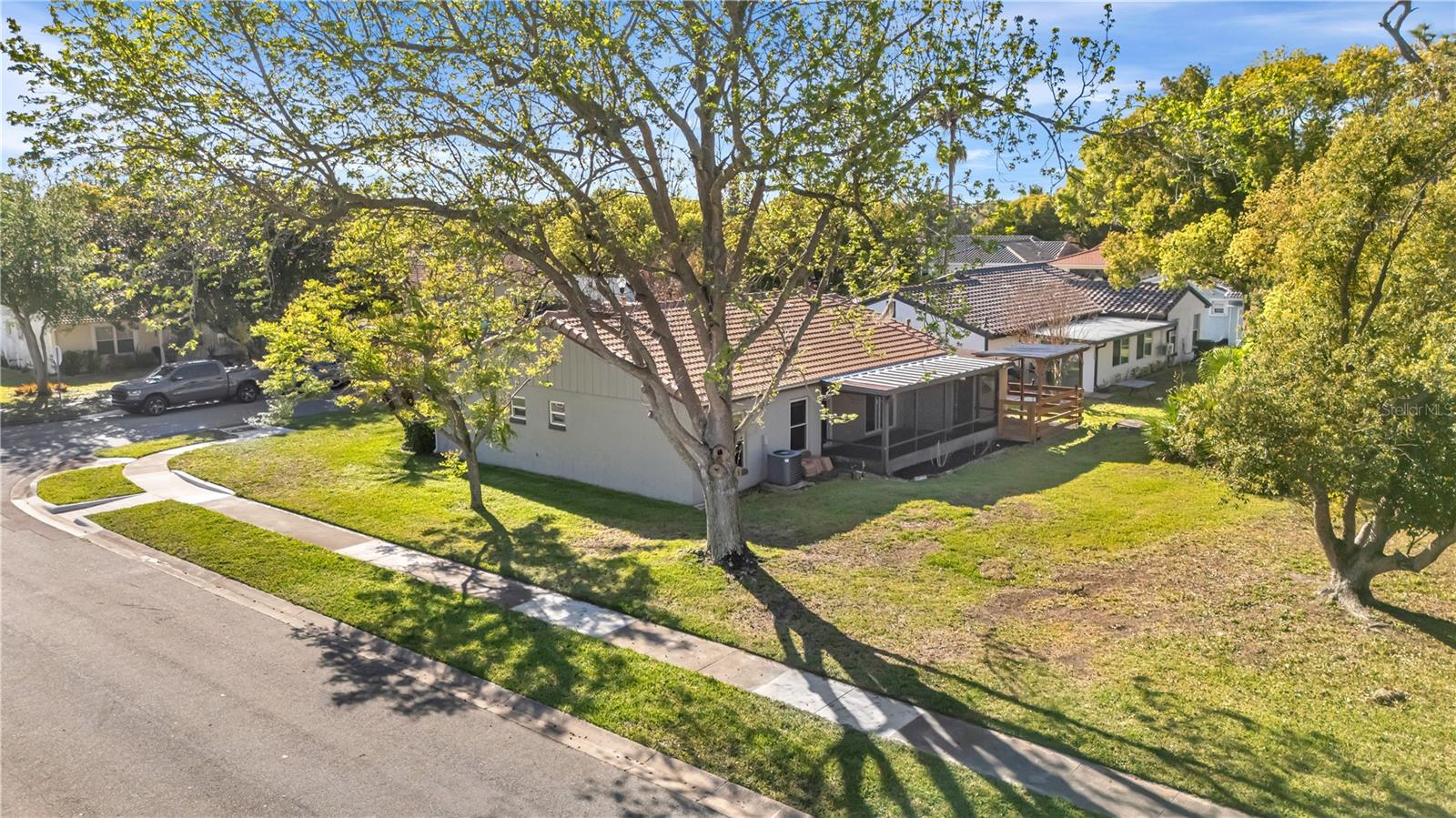 WINDMILL POINTE - Residential