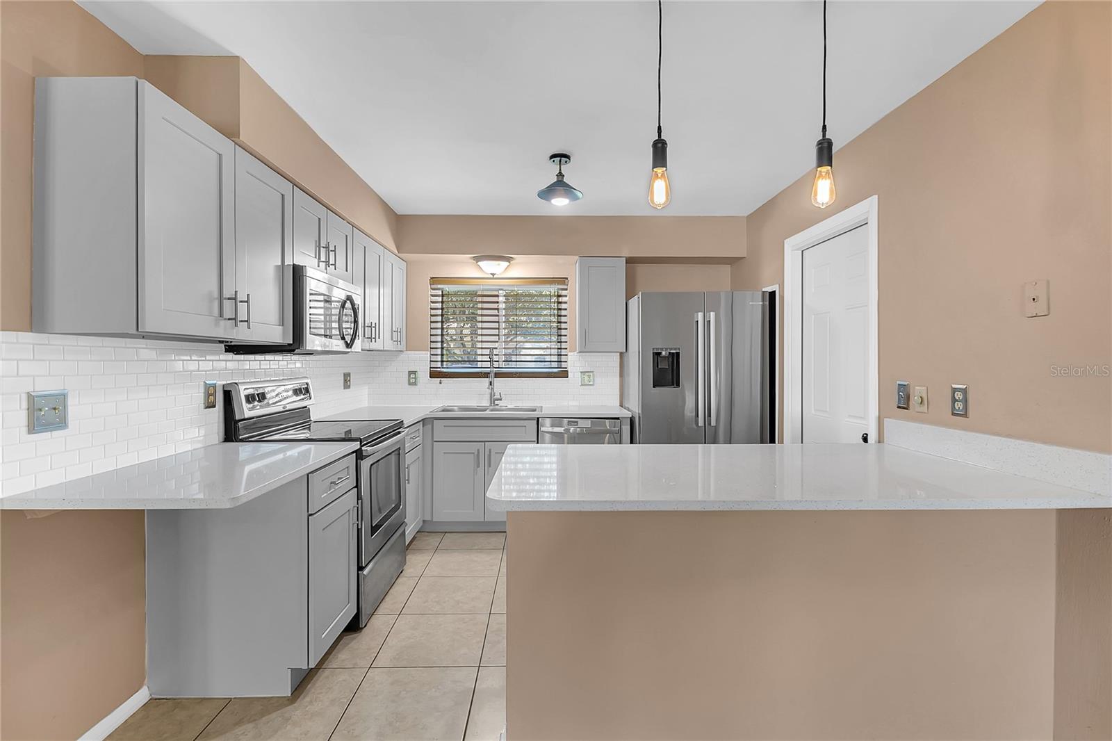 WINDMILL POINTE - Residential