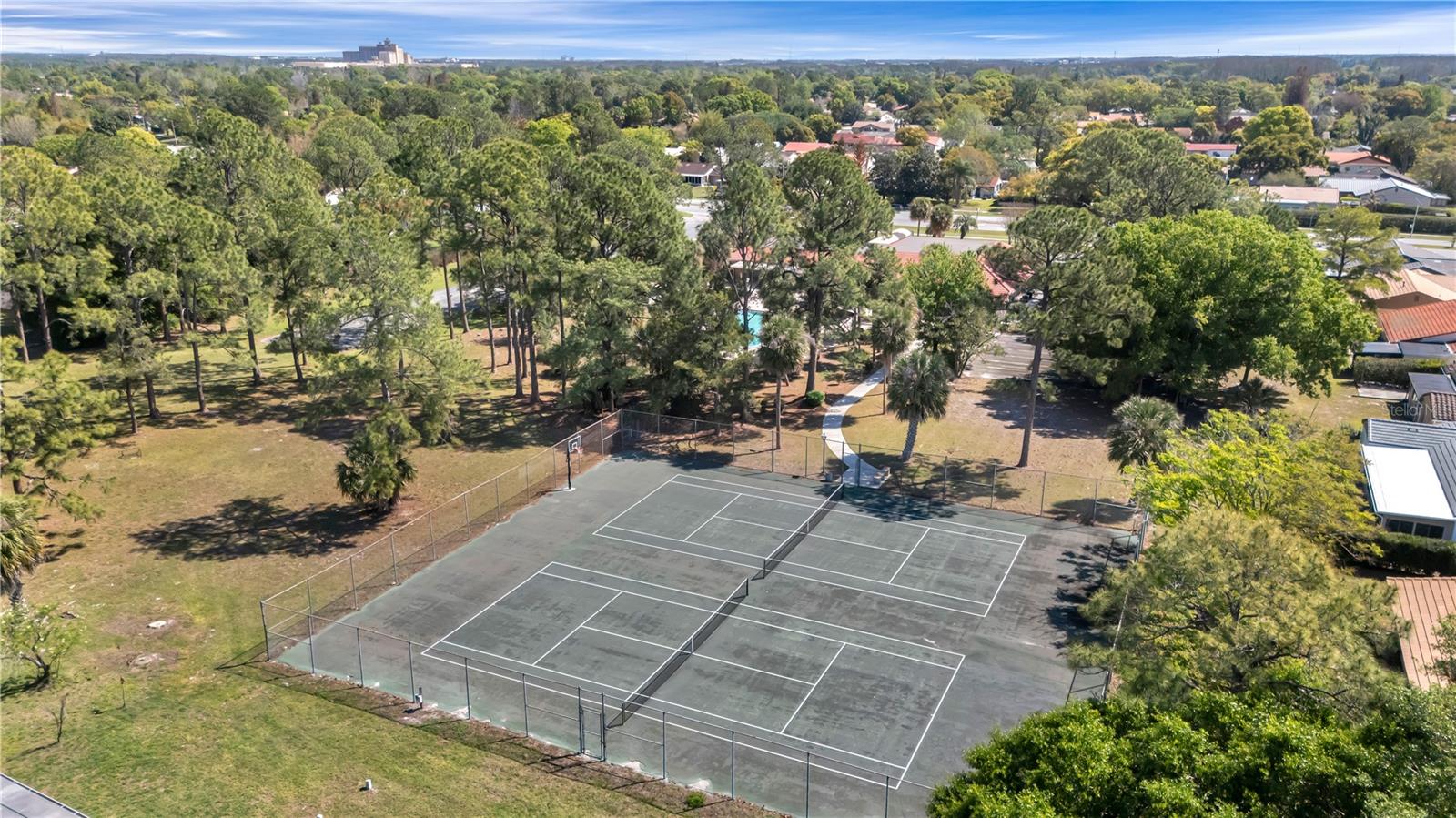 WINDMILL POINTE - Residential