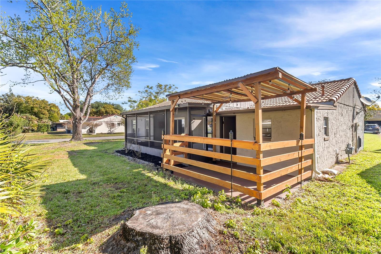 WINDMILL POINTE - Residential