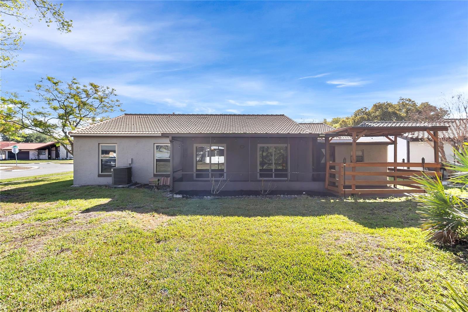 WINDMILL POINTE - Residential