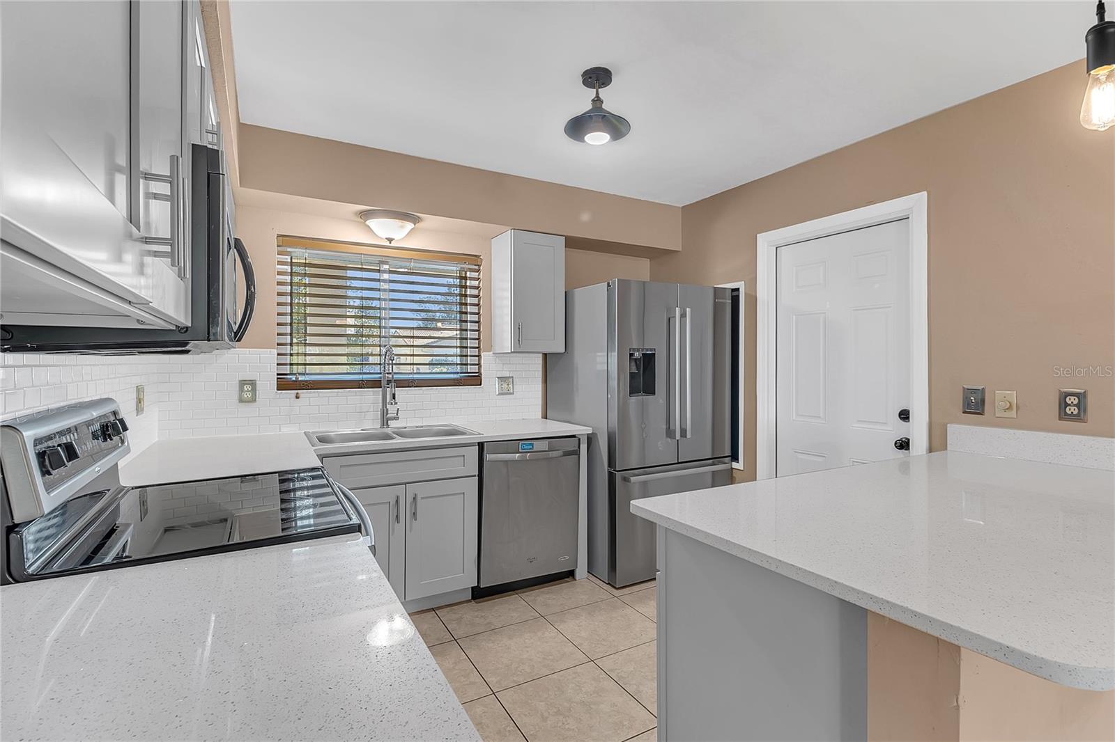 WINDMILL POINTE - Residential