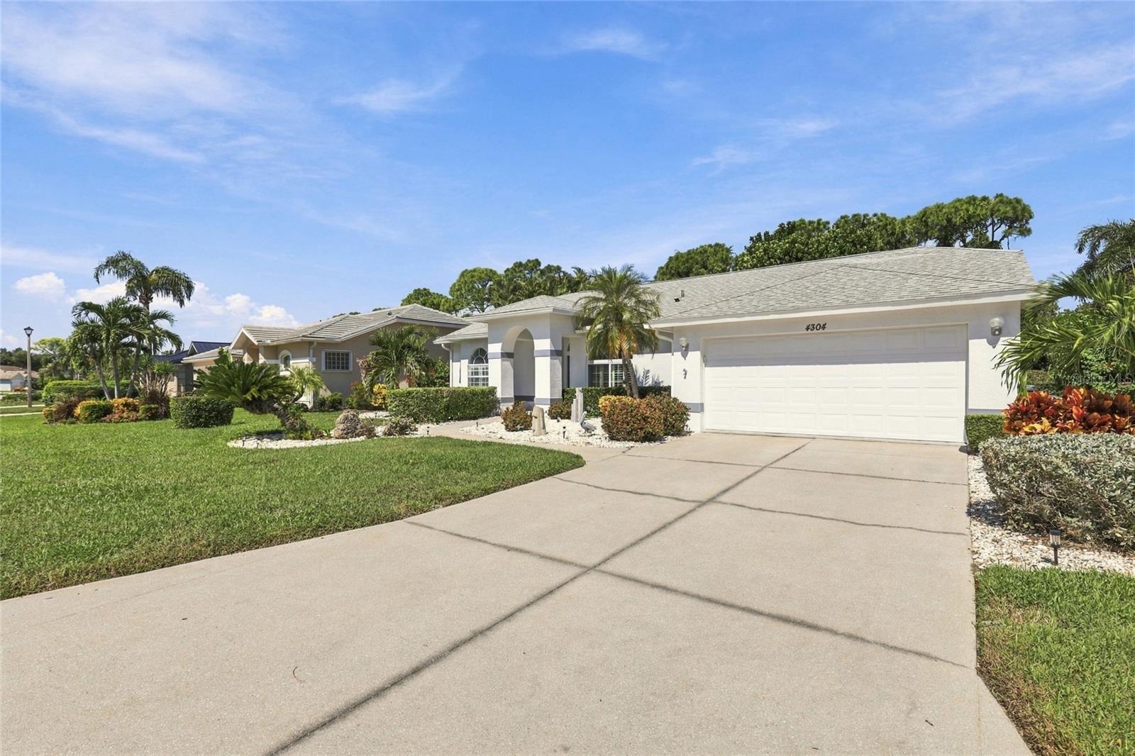 4304 BALMORAL WAY, SARASOTA, FL, 34238 3 4304 BALMORAL WAY