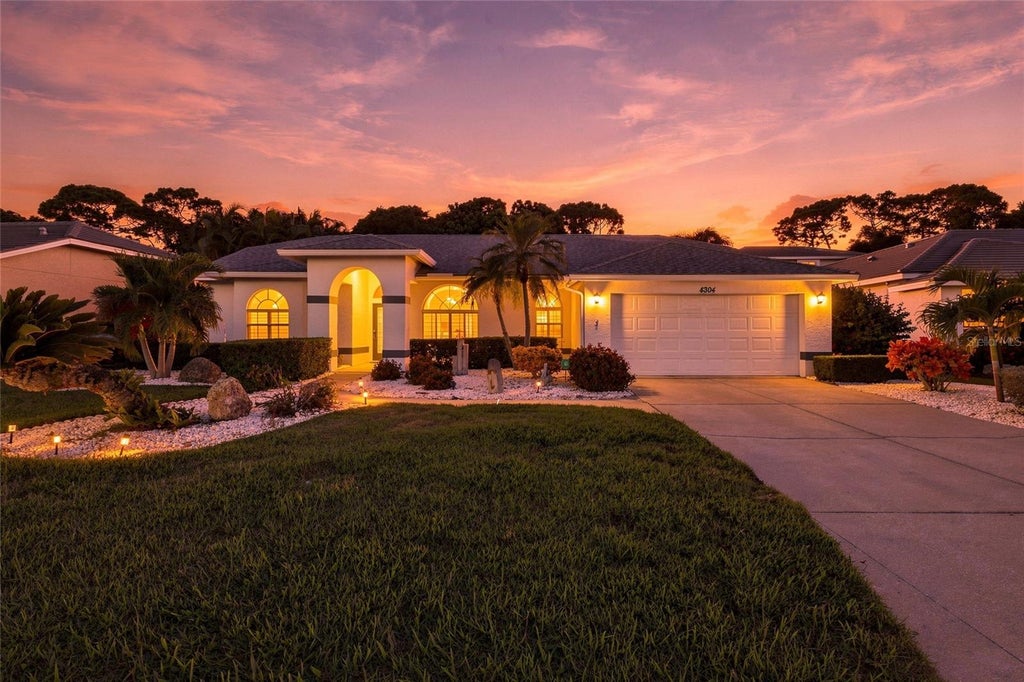 Photo of 4304 Balmoral Way, Sarasota, FL 34238 (MLS # A4704471)