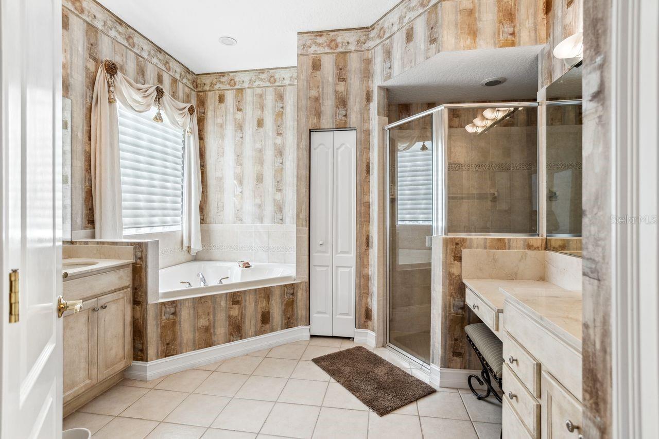 BAYOU CLUB ESTATES TR 5 PH 1 - Residential