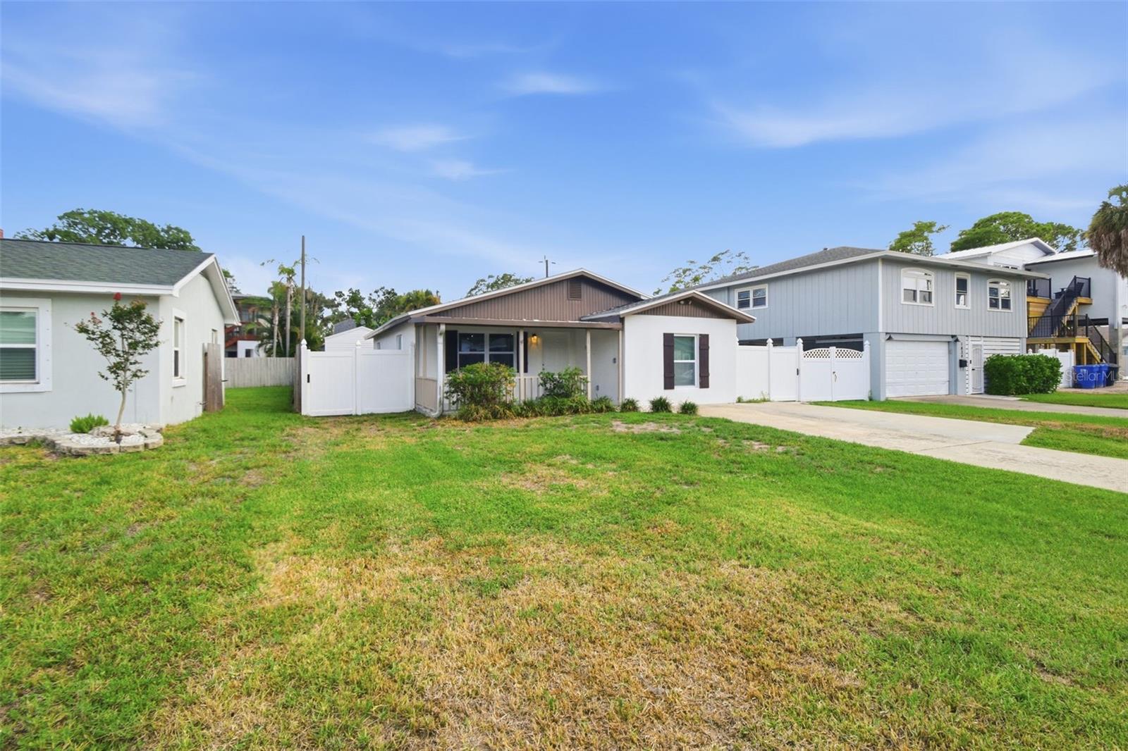 1842 SHORE ACRES BOULEVARD NE