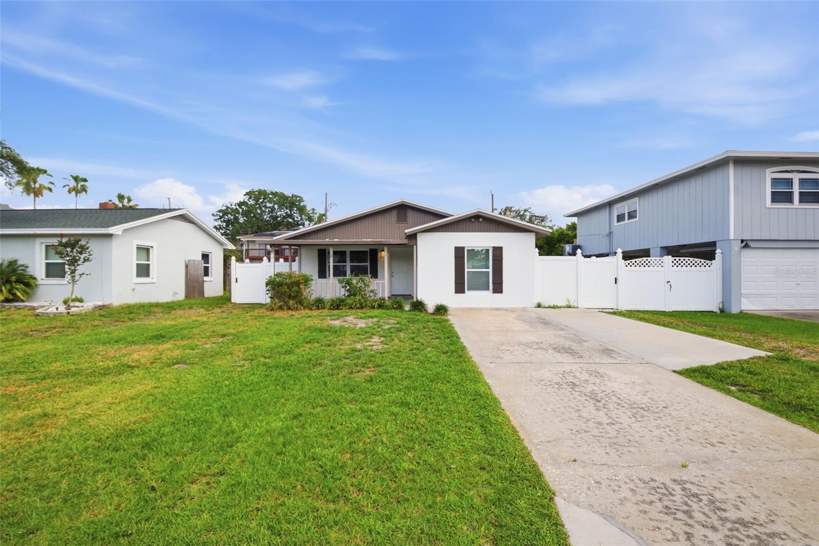 1842 SHORE ACRES BOULEVARD NE