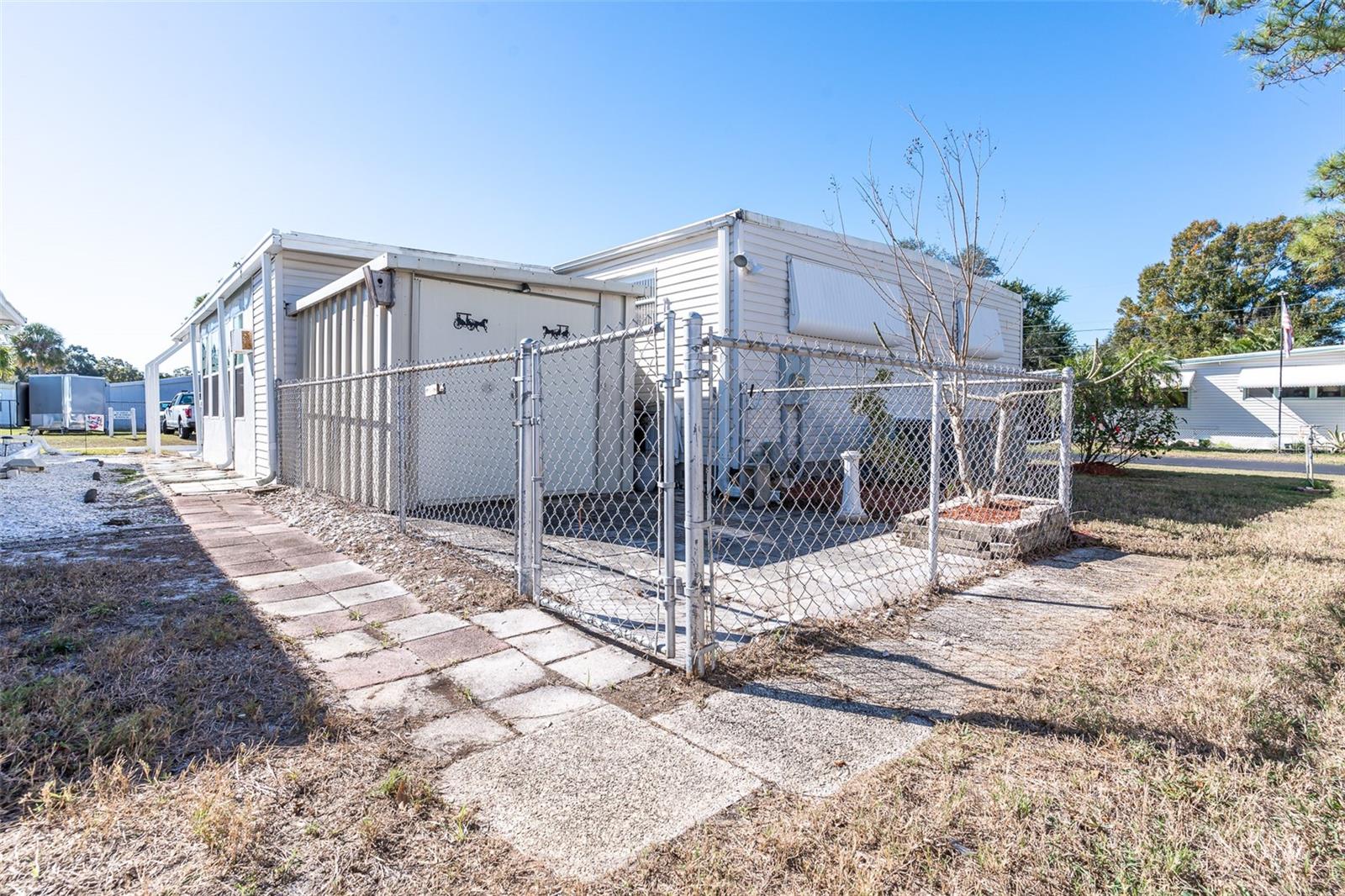 CLUB CHALET UNREC MHP - Residential