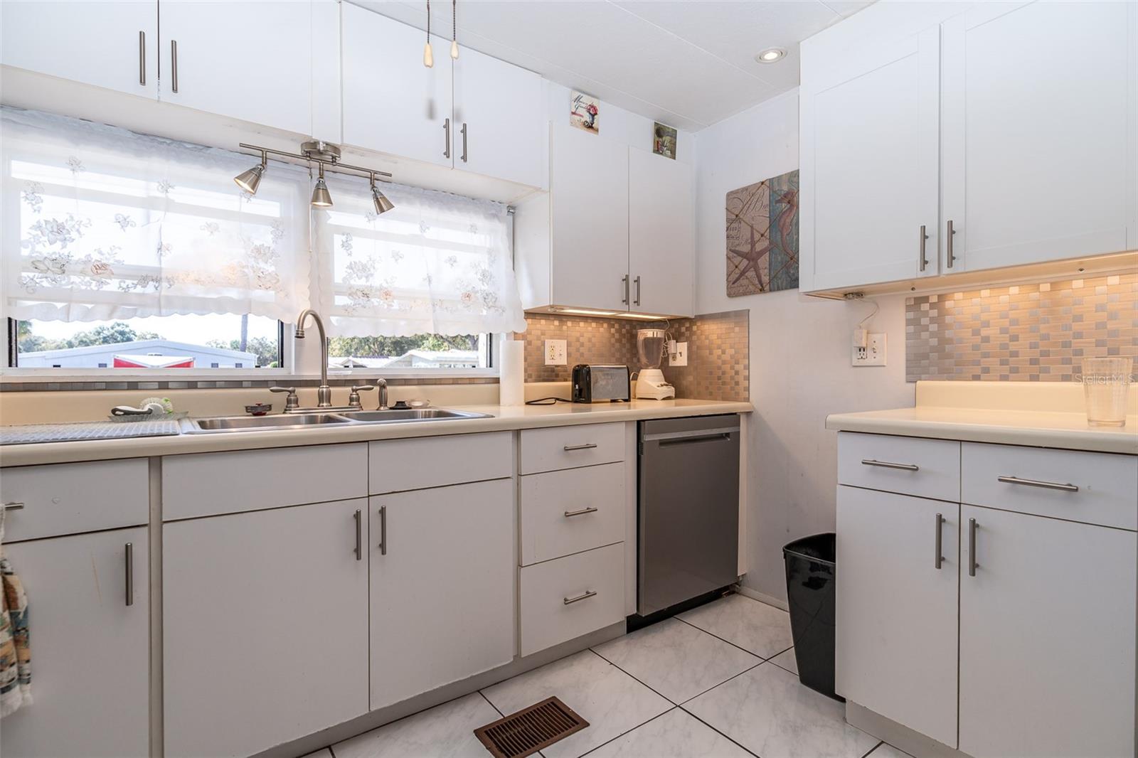 CLUB CHALET UNREC MHP - Residential