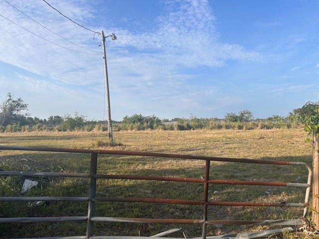 Photo of 820 Stephens Road, Ruskin, FL 33570 (MLS # TB8453365)