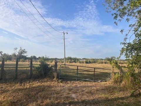 Photo of 820 Stephens Road, Ruskin, FL 33570 (MLS # TB8453365)