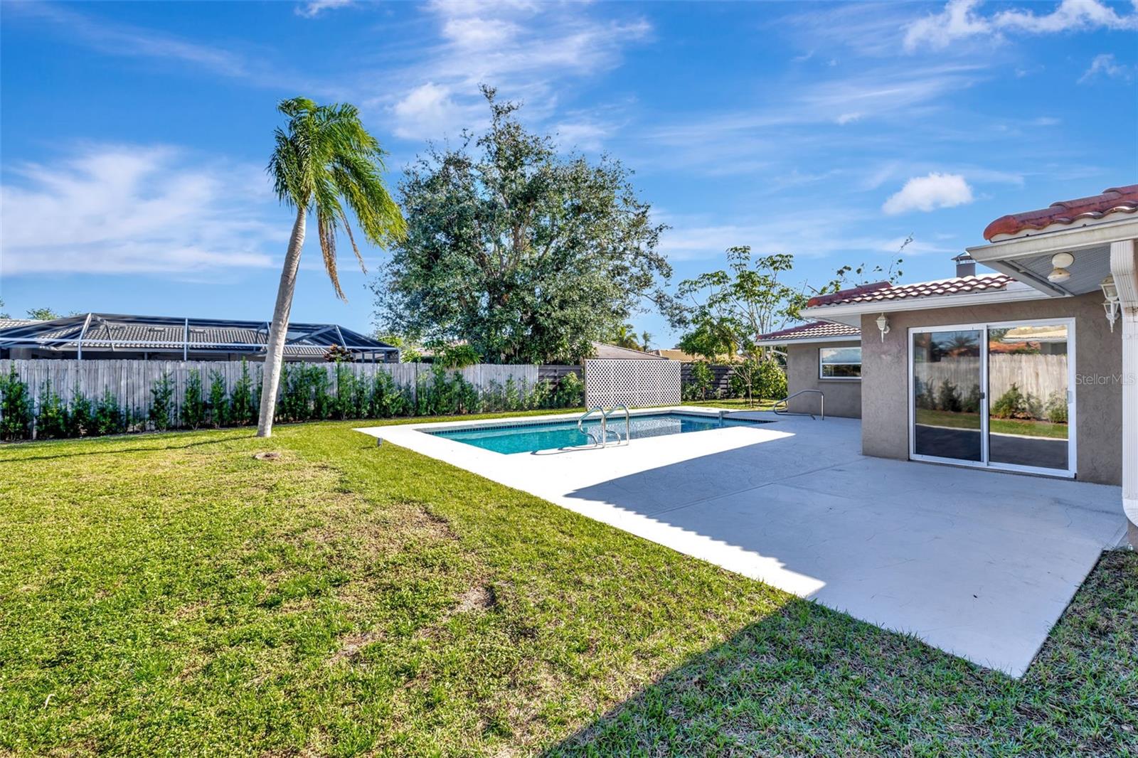 GULF GATE WOODS - Residential