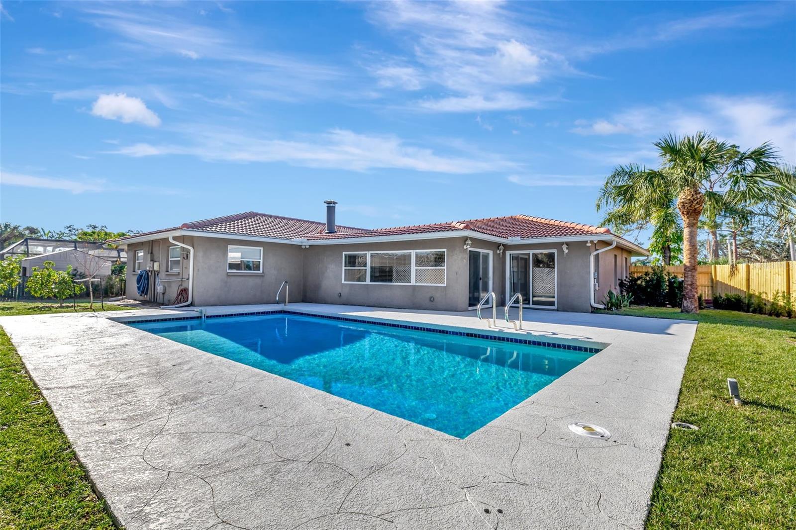 2851 HARDEE DRIVE