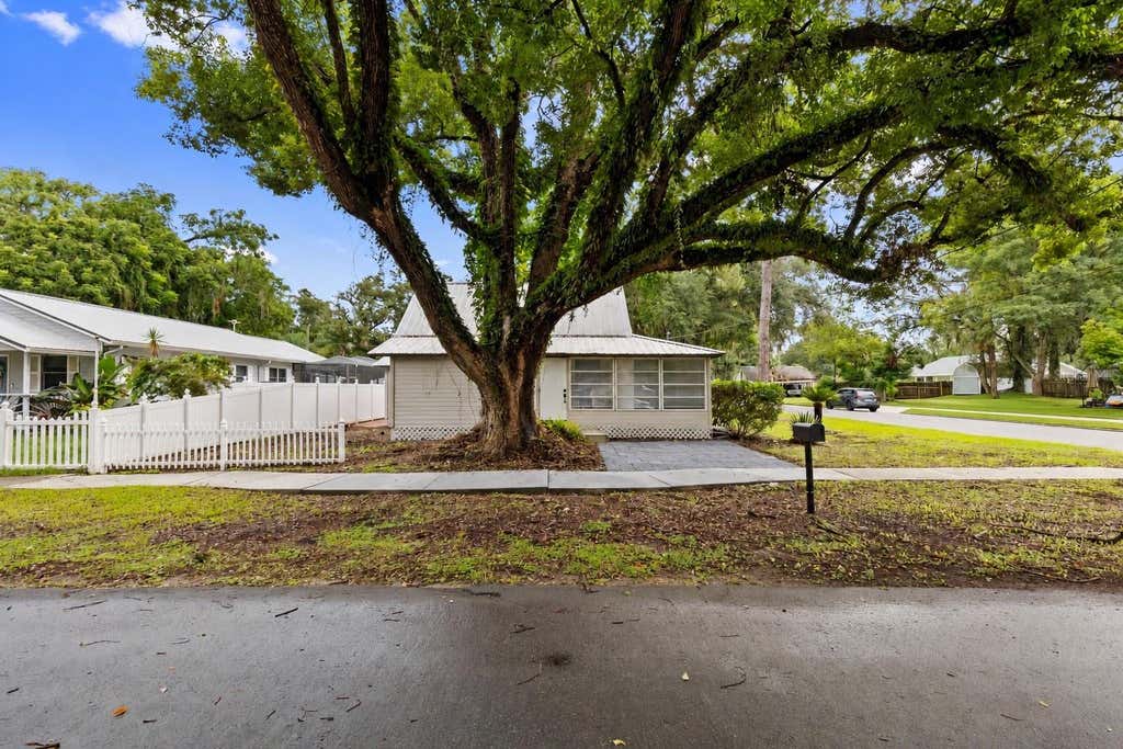 Photo of 5450 10th Street, Zephyrhills, FL 33542 (MLS # TB8535883)