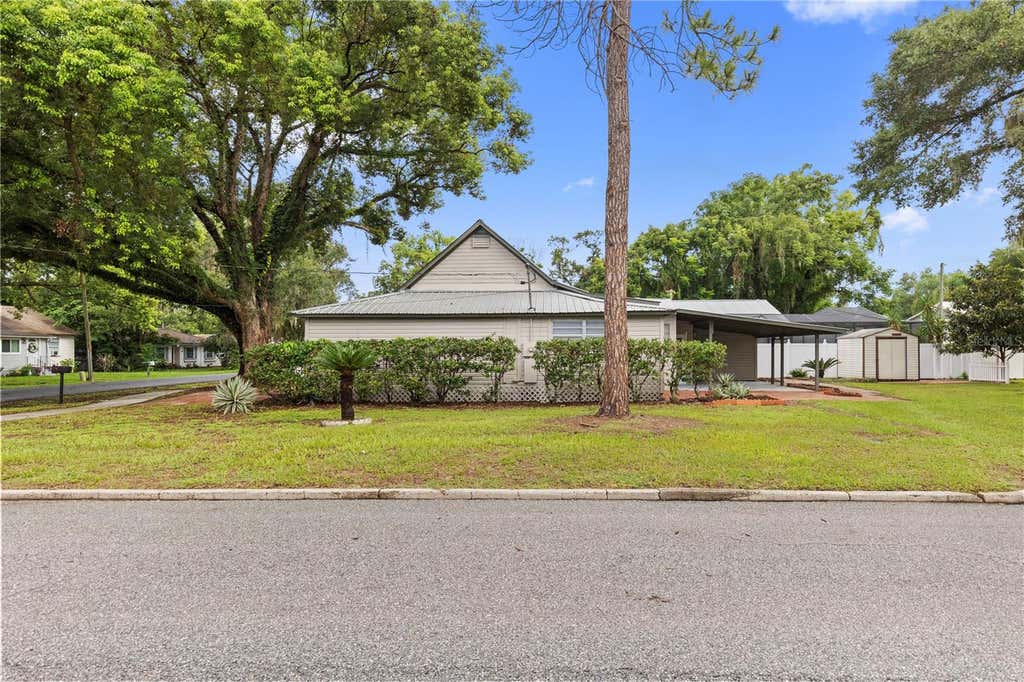 Photo of 5450 10th Street, Zephyrhills, FL 33542 (MLS # TB8535883)