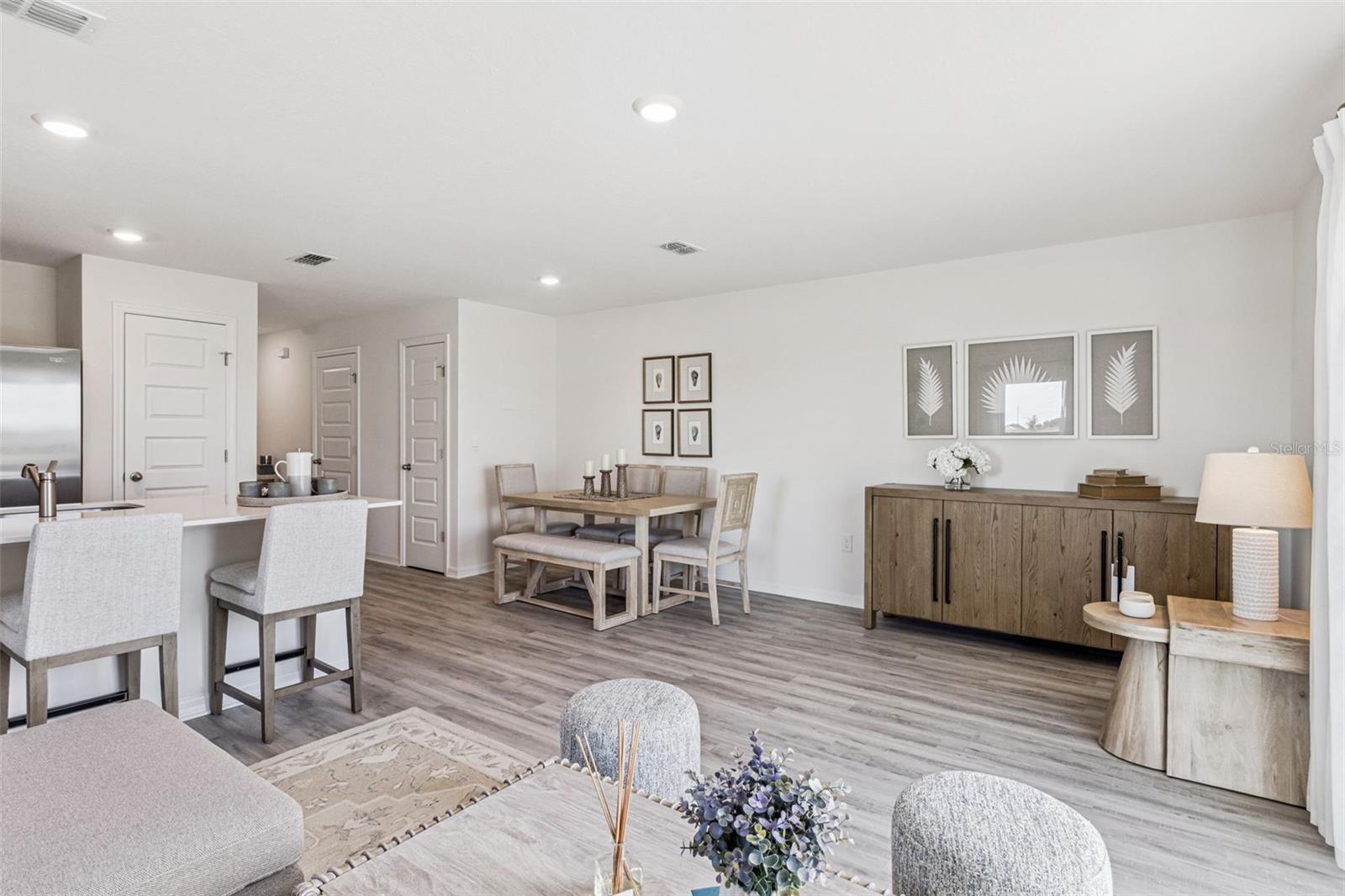 4353 BUTTERSCOTCH CIRCLE