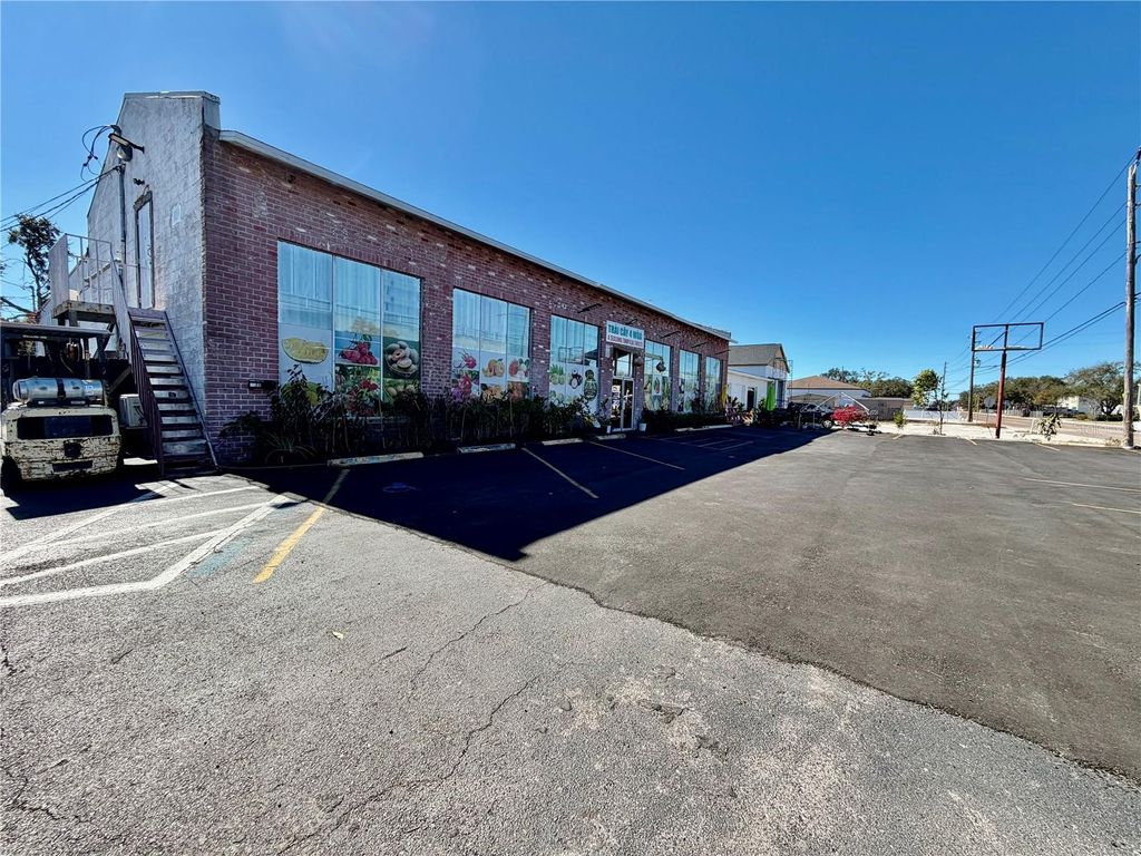 Photo of 4022 54th Avenue N, St Petersburg, FL 33714 (MLS # TB8472389)